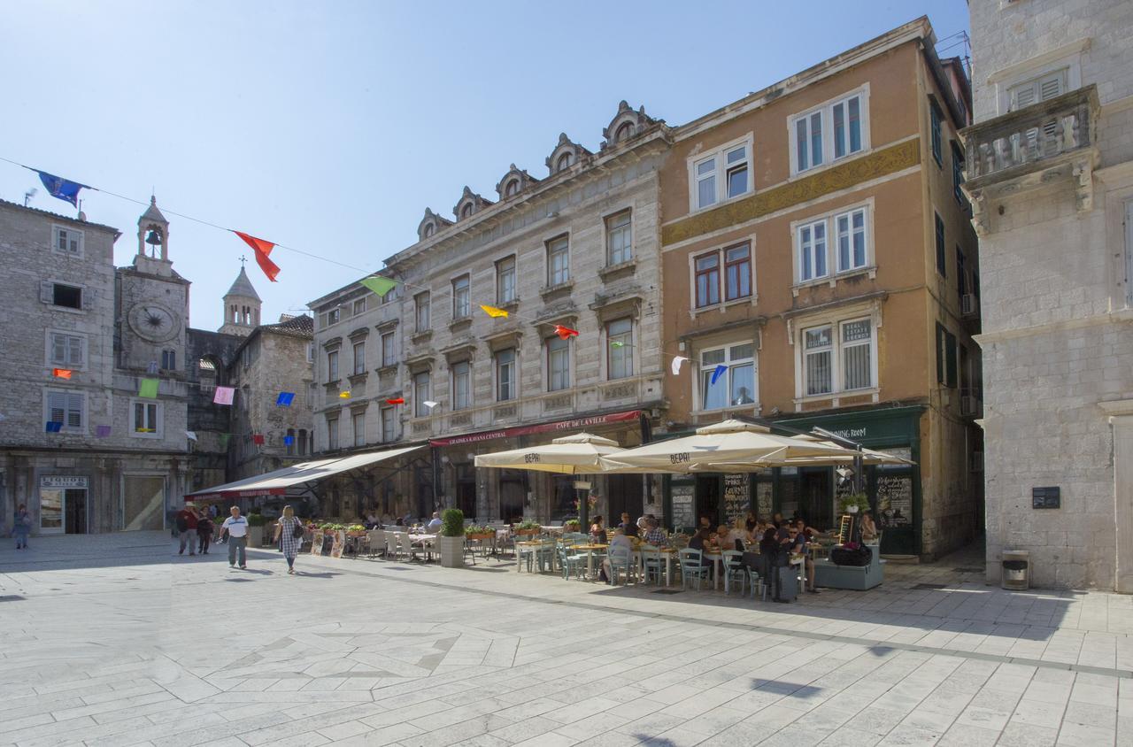Old Square View Apartment Split Buitenkant foto