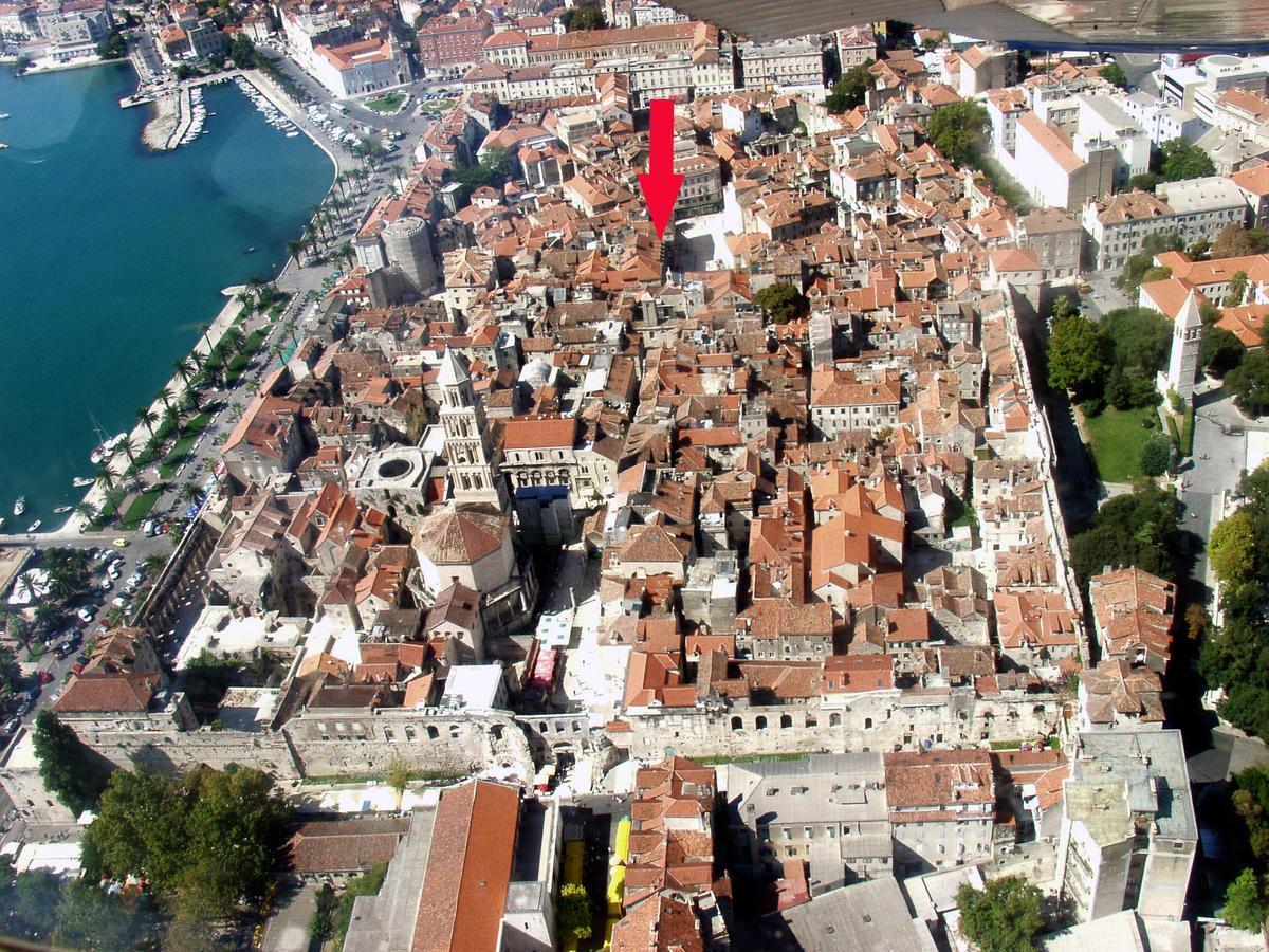 Old Square View Apartment Split Buitenkant foto