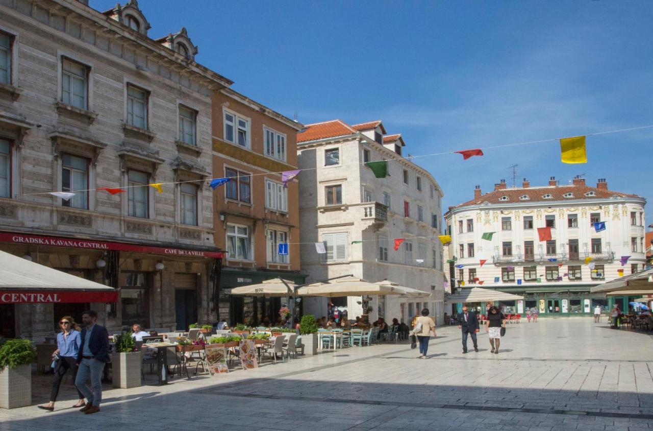 Old Square View Apartment Split Buitenkant foto
